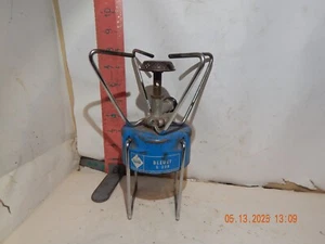 Vintage CAMPING GAZ BLEUET S200 Single Burner Butane Gas Folding Stove - Picture 1 of 3