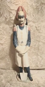 Retired Lladro Soldier Porcelain Figurine, Spain #4839, 12” Tall MINT!! No Box - Picture 1 of 6