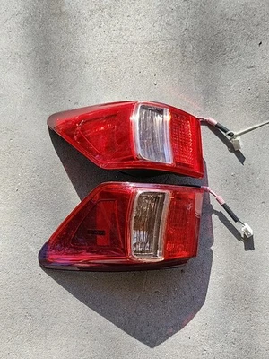 2006-2013 雷克萨斯 IS250 尾灯左外灯原始设备制造商 — 第 1/3 张图片