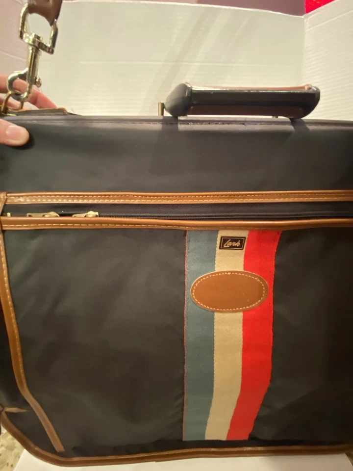 Traje de viaje Lark de colección equipaje ropa bolsa compartimentos corbatas, camisas y artículos de tocador  Foto 1 de 4