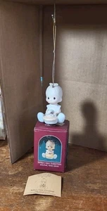 PRECIOUS MOMENTS  ORNAMENT 523798 BABY'S FIRST CHRISTMAS GIRL 1990 P54 - Picture 1 of 1