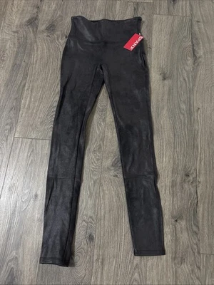 Calça Legging SPANX Preta Couro Sintético Forrada de Lã Pequena P Nova Com Etiqueta - Imagem 1 de 4
