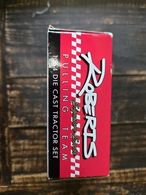 1/64 Case IH Roberts Pulling Team 3 Piece Pulling Tractor Set - Image 1 of 4