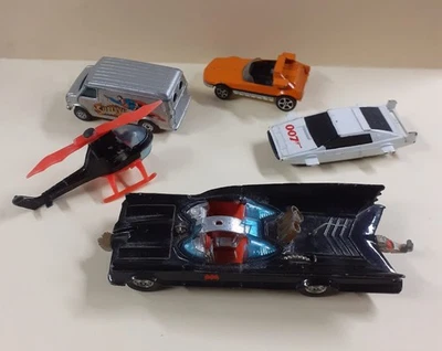 LOTTO AUTOMODELLI CORGI BATMAN 007 SUPERMAN ALTRO CONDIZIONI COME DA FOTO - Immagine 1 di 4