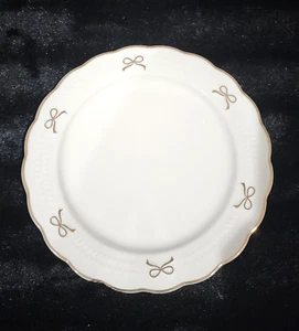 GOLD BOWS on White Salad Plates 8pc Ceramic 8" Coquette Yedi Bridal Wedding Nice - Picture 1 of 6