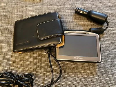 TomTom Go 720 4.3” Widescreen Touch Bluetooth GPS Bundle 4Gb SD Card Free Shippi - Image 1 of 4