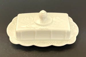 Plato y cubierta de mantequilla de uva cosecha blanca opaca vidrio de leche Indiana Colony - Imagen 1 de 8