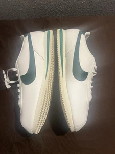 Woman 16.5 Fits Men 15 Nike Cortez Gorge Green - Picture 1 of 9