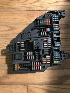 11 BMW 740LI fuse box oem 9210857-02 Untested - Picture 1 of 4