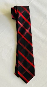 CROFT & BARROW 100% Silk Men’s Necktie Red And Black - Picture 1 of 3