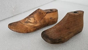 Antique Wooden Cobblers Primitive Child's Shoe Shape Lot of Two Size: 3½ and 6½ - Picture 1 of 9