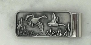 Duck Hunter Money Clip with Flying Geese Ducks Design – Wildlife Outdoors Hunt - Picture 1 of 4