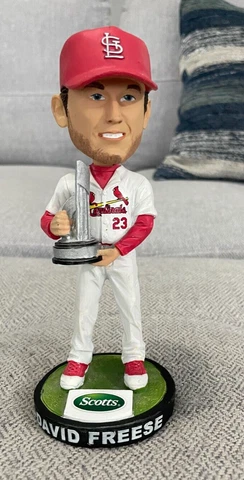 St. Louis Cardinals David FREESE World Series MVP Bobblehead with Trophy Scotts Cover