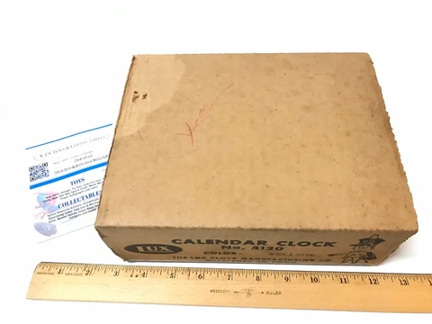 Vintage Lux Clock Manufacturing Co. Yellow Calendar Clock In Original Box W/Tags Cover
