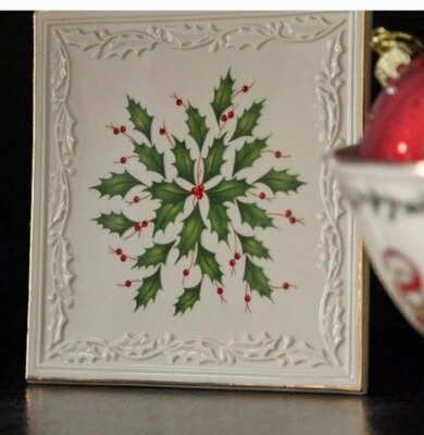 Remache de Navidad Lenox Holiday Holly. Nuevo en caja Foto 1 de 4