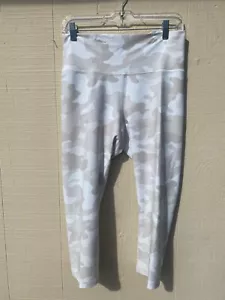 OLD NAVY LEGGINGS CROP POWERSOFT CAMO LIGHT BEIGE SZ XL ~NWT - Picture 1 of 5