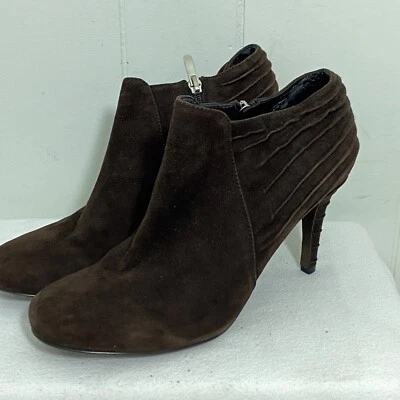 Botines Enzo Angiolini Eahaver para mujer 11M marrón gamuza cremallera lateral Foto 1 de 4