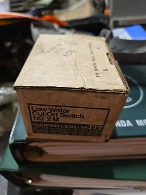 McDonnell & Miller No. 2 Interruptor de corte de agua bajo número 2 nuevo stock antiguo  Foto 1 de 4