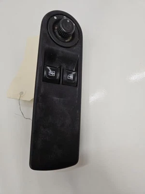 Interrupteur de leve vitre avant gauche RENAULT CLIO 4 PHASE 1 254118044R - Photo 1/3