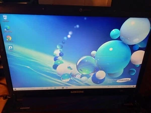 Samsung R780 17,3 Zoll Intel Core i5 8GB /256 GB SSD Windows 10 Home - Bild 1 von 10