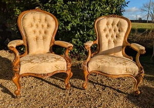 Super Pair of Spoonback Walnut Armchairs Mid Victorian - Picture 1 of 9
