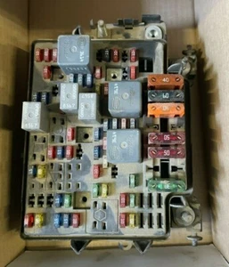 6.0L Engine Fuse Box Junction | 15328806-05 - Picture 1 of 2