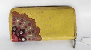 FOSSIL LEATHER Zip Wallet Purse Clutch Mustard Yellow Flower Burst Applique Key - Picture 1 of 7