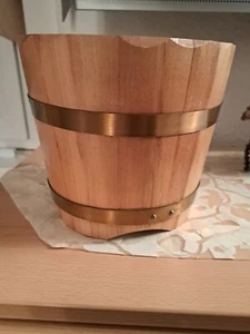 25 Pflanzkübel/Übertopf aus Holz - Bild 1 von 3