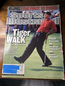 Sports Illustrated TIGER WOODS - Tiger Walk April 22, 2002 - W/ Label - Picture 1 of 2