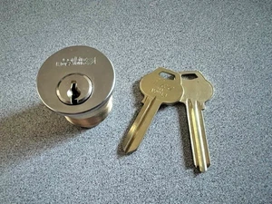 CORBINA RUSSWIN 1000-118-626 (ELECCIÓN DE LLAVE) 60, D1, L4 0 MORDIDOS - Imagen 1 de 4