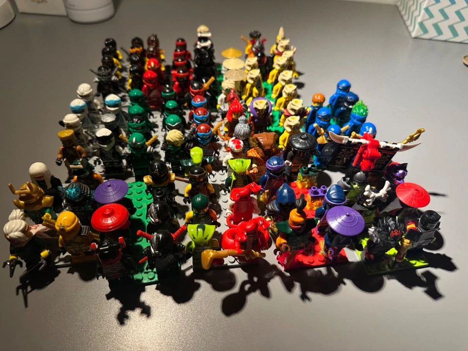 Lego Ninjago MInifiguren Skales, Fangtom, Harumi etc. zum auswählen - Bild 1 von 1