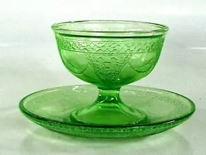 Bundesglas GEORGISCHE LIEBESVÖGEL grünes Sherbet & Unterplatte - Bild 1 von 1