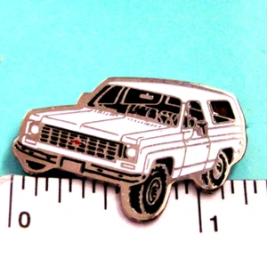 '73 1973  Chevrolet BLAZER - hat pin , lapel pin , tie tac  GIFT BOXED ga green - Imagen 1 de 5