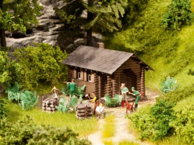 Noch 65606 HO/OO Gauge Forest Lodge Scenery Set - Image 1 of 2