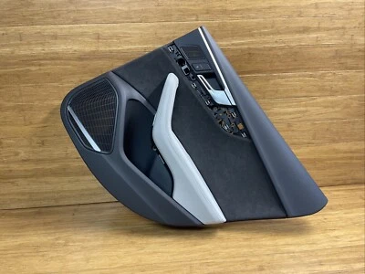 Tarjeta de cubierta del panel de la puerta trasera derecha OEM AUDI RS5 F5 2018-2021 *NOTA* Foto 1 de 4