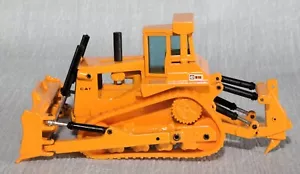 JOAL 220 1:70 SCALE CATERPILLAR D10 CHAIN TRACTOT DOZER BOXED - Picture 1 of 15