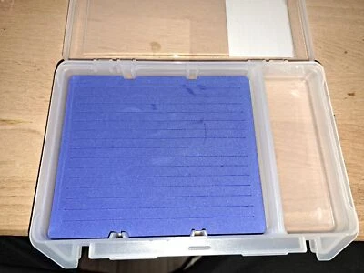 Gunki Spoon "Drift 2,5gr." + Zebco Transportdose - Bild 1 von 2