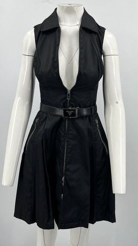 Gilet Prada nero senza maniche con cintura logo zip intera lunghezza media tg 38