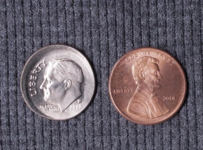 2000P dime and 2001P broadstrike cent dramatic US mint error coin lot - Image 1 of 2