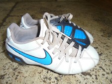 botas nike azules y blancas