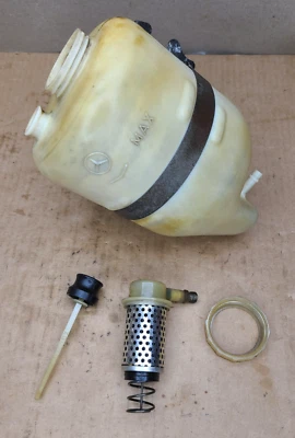 79-84 Mercedes Benz Hydraulic Reservoir Tank 300TD W123 Original SLS 80 81 82 83 - Image 1 of 4
