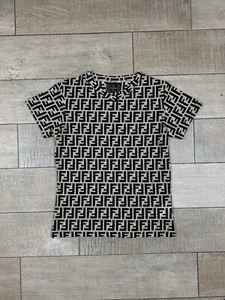 Authentic Fendi Roma Jeans Vintage Zucca Logo T-Shirt Brown Size 40 - Picture 1 of 5