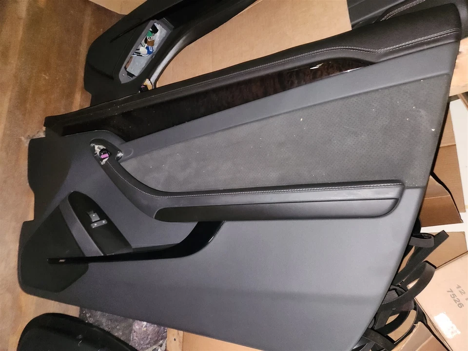 Panel de puerta lateral derecha 10-13 Cadillac CTS V NEGRO CUPÉ DELANTERO PASAJERO BONITO USADO Foto 1 de 2