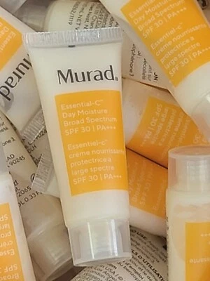 Murad Essential-C Hidratación de Día FPS 30.  1,7 oz (0,33 oz x 6) Foto 1 de 3