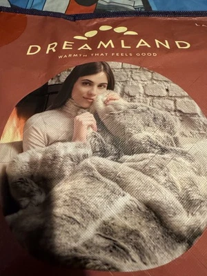 Dreamland Intelliheat Faux Fur Warming Throw Alaskan Husky used once free post  - Image 1 of 4