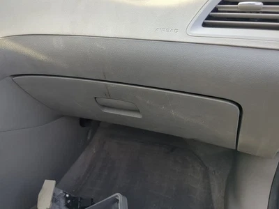 Chevrolet Malibu 2012 guantera para pasajeros compartimento de almacenamiento llanta Foto 1 de 2