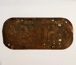 VTG 1947 WISCONSIN LICENSE PLATE WITH (2) 51 TAGS - Picture 1 of 2