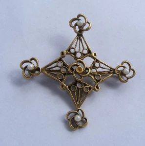 Goldtone with Costume Faux Pearl Pin - Picture 1 of 3