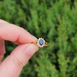 Anello vintage in oro 14 carati con zaffiri e diamanti aureola - misura 7 - Foto 1 di 11