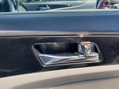 Manija interior puerta pasajero trasero derecho 2011 12 13 14 Hyundai Sonata Foto 1 de 4